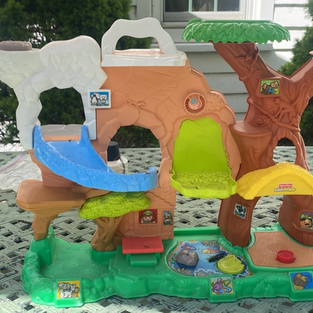 Fisher Price Little People Zoo Talkers Tree House Animal Jungle PlaySet
